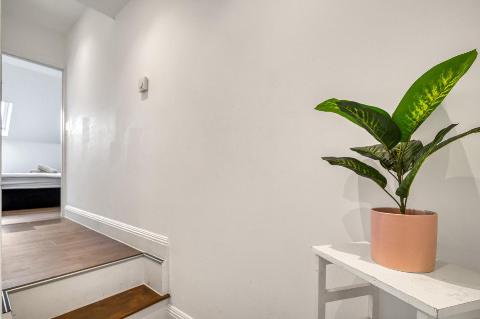 Bright & Glamorous 1br 1ba Private Balcony Apartamento