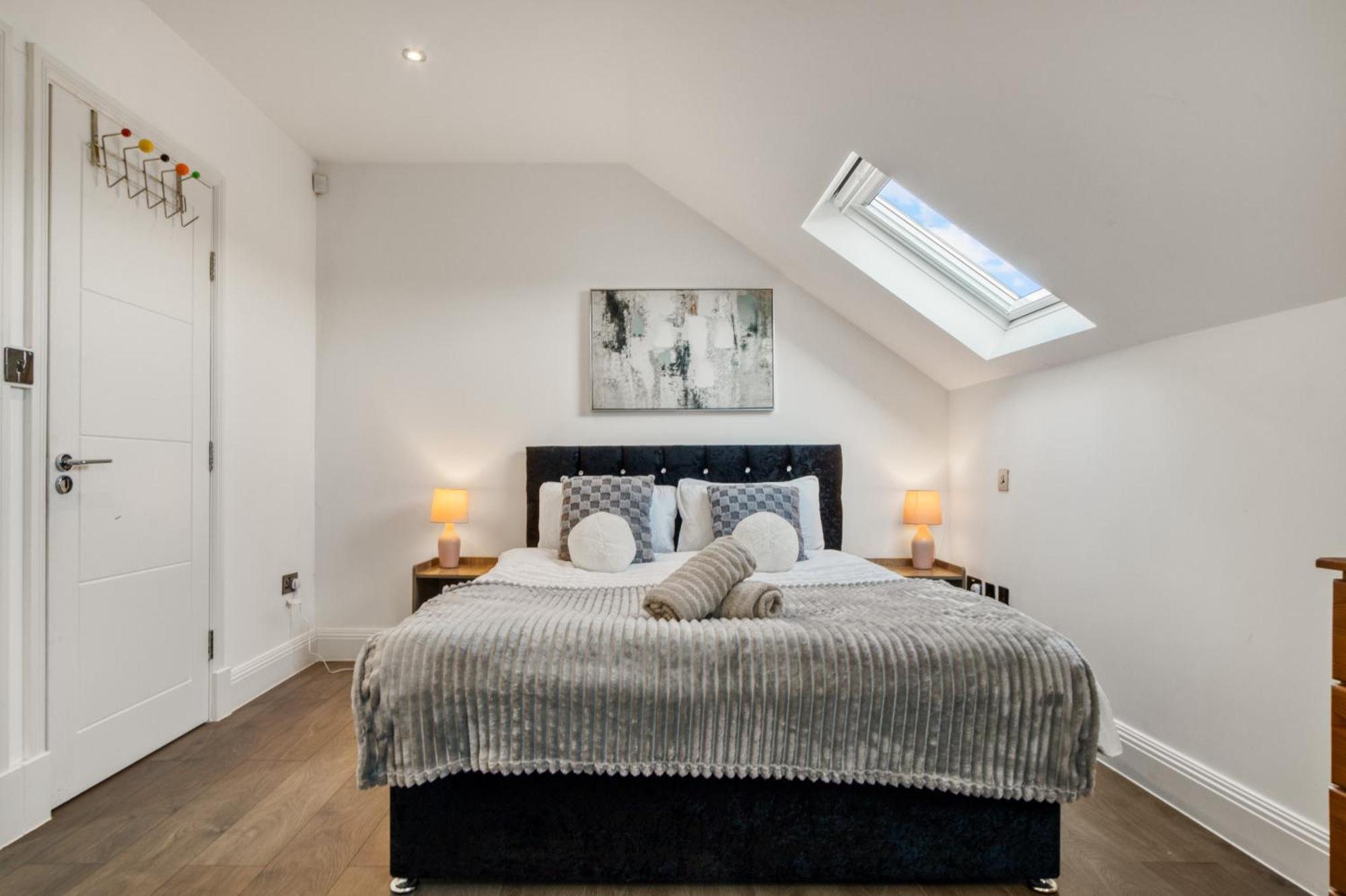 Bright & Glamorous 1br 1ba Private Balcony Apartamento *