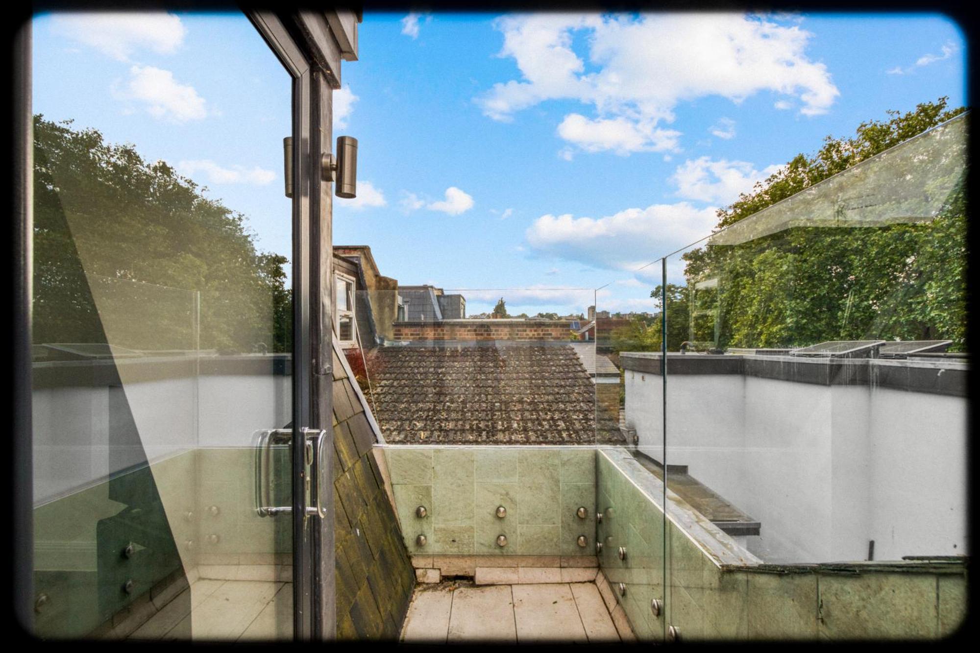 Bright & Glamorous 1br 1ba Private Balcony Apartamento Londres